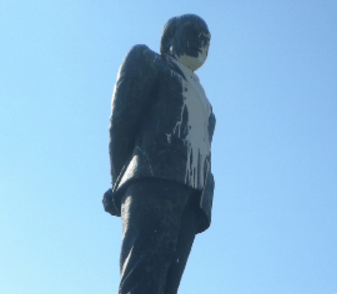 jordi pujol estatua