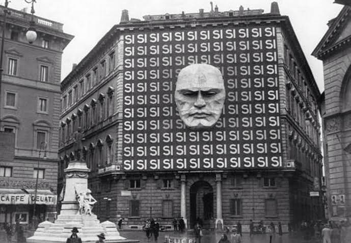 Mussolini fascista