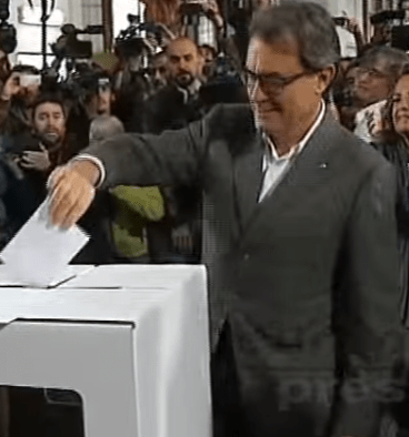 Artur Mas vota